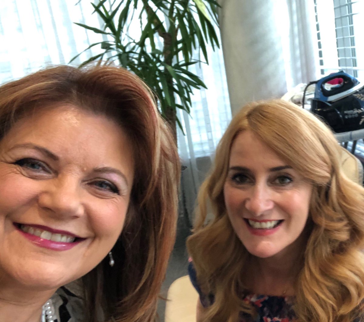 debbieflintqvc's tweet photo. Join me and my lovely mate @clairesuttonqvc as we bring you the products on the lunchtime show @QVCUK. Then 2 pm is @LauraGeller make up, yay. + 4 pm on #stylechannel this afternoon with the jacket I will be wearing :-) have a lovely day X https://t.co/x9Gl3F4AtO