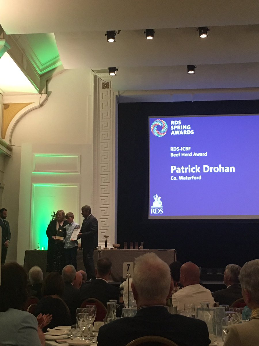 ShaneMcAuliffe1's tweet photo. The @HerdPlus Beef Herd Award goes to the family of Patrick Drohan of County Waterford who was tragically killed in a recent farm accident #RDSSpring #RDSSpringAwards19 https://t.co/B4omPhEwQm