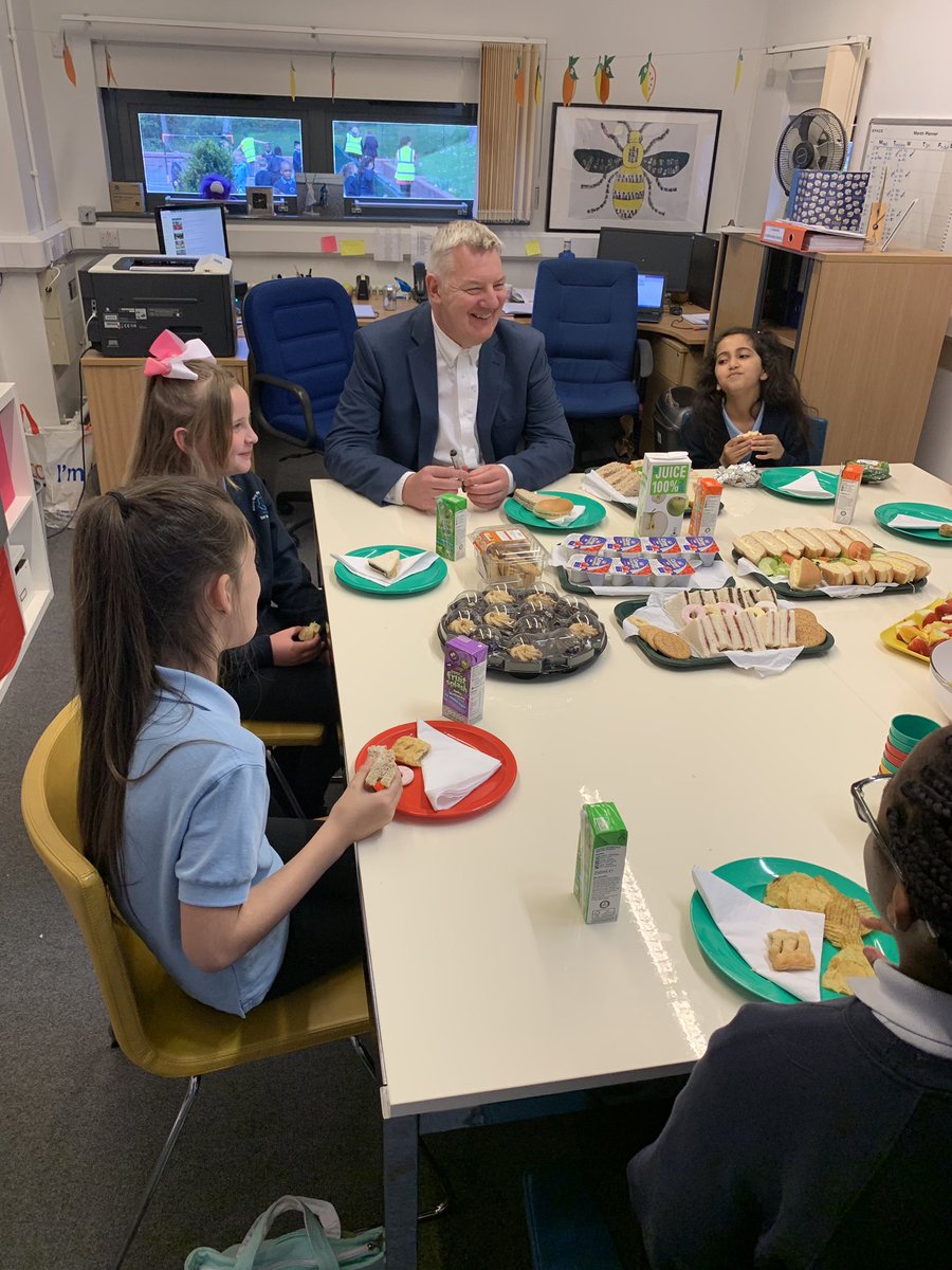 AbbeyHey1's tweet photo. As a special treat for their hard work, effort and determination last term and always trying their best, a group of our year 5 children are enjoying lunch with Mr Graham and Mrs Horton-Hale today. Well Done!! 🌟@AHPA_Year5 https://t.co/qjcYSoLQCY