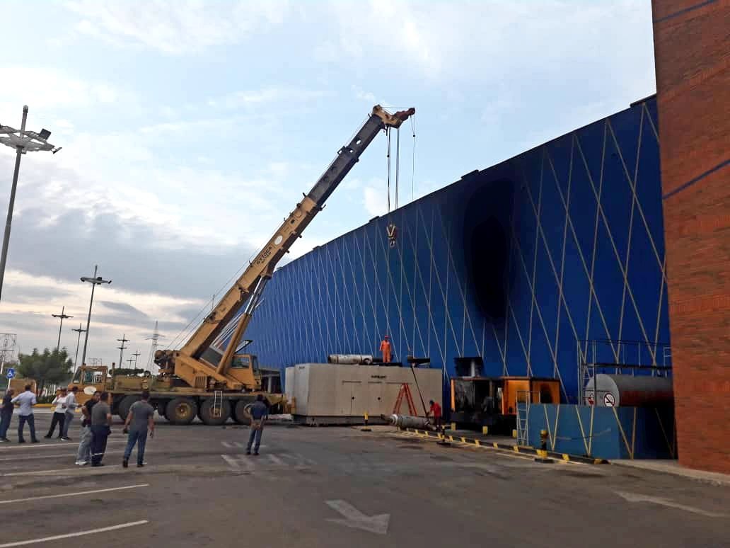 tusambilmcbo's tweet image. #SambilInforma Continuamos trabajando para abrir nuestras puertas al publico en los próximos dias. Desde ayer se recibió la reposición de un nuevo generador eléctrico FOTOS💥#sambilmaracaibo #maracaibo #electricidad