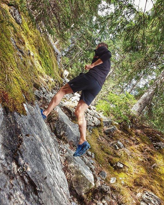 Ian_Pyott's tweet image. Back to basics in trail running 📸 @rogerserrano bit.ly/2IHoDAm bit.ly/1qCVNQo