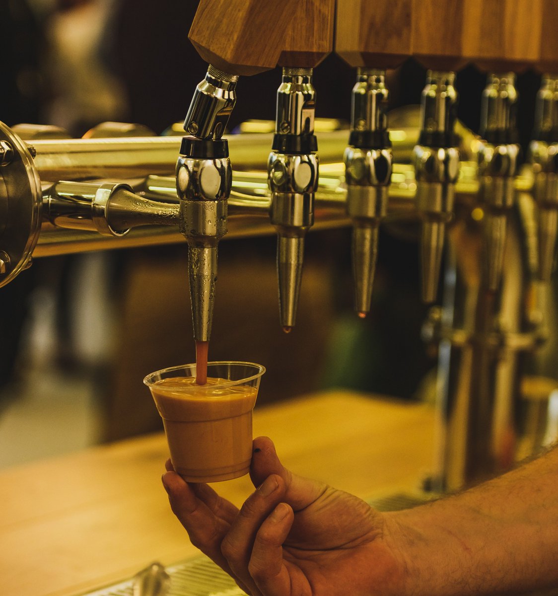 Stewpjohnson's tweet photo. Nitro Cold Brew...Looking back at some of the awesome products we served up at London Coffee Festival! looking forward to taking the mobile Nitro bar on tour over the next few months. #nitro #coffee #coldbrew #matthewalgie #ontour #lcf #singleorigin https://t.co/7Xe9GPV5dW