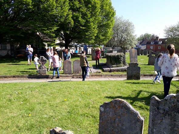 St. Andrew's Church Farnham tweet media