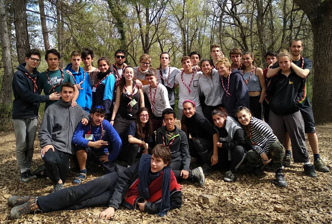 Hem passat uns campaments de primavera inoblidables al terreny de Los Pujos a Aramunt. 🌼🌿
I aquest dissabte comencem amb ganes el tercer i últim trimestre del curs!