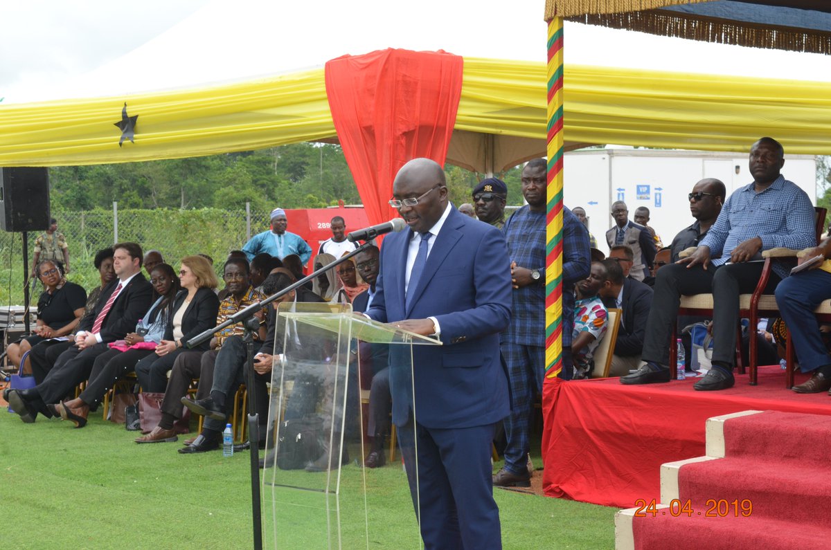 mohgovgh's tweet photo. The Vice President, Dr Mahamudu Bawumia says the Government of Ghana is launching the world's largest medical drone delivery service and also project aims at using technology to increase access to health care services.
#FlyToSaveALife https://t.co/J9yshoLgMy