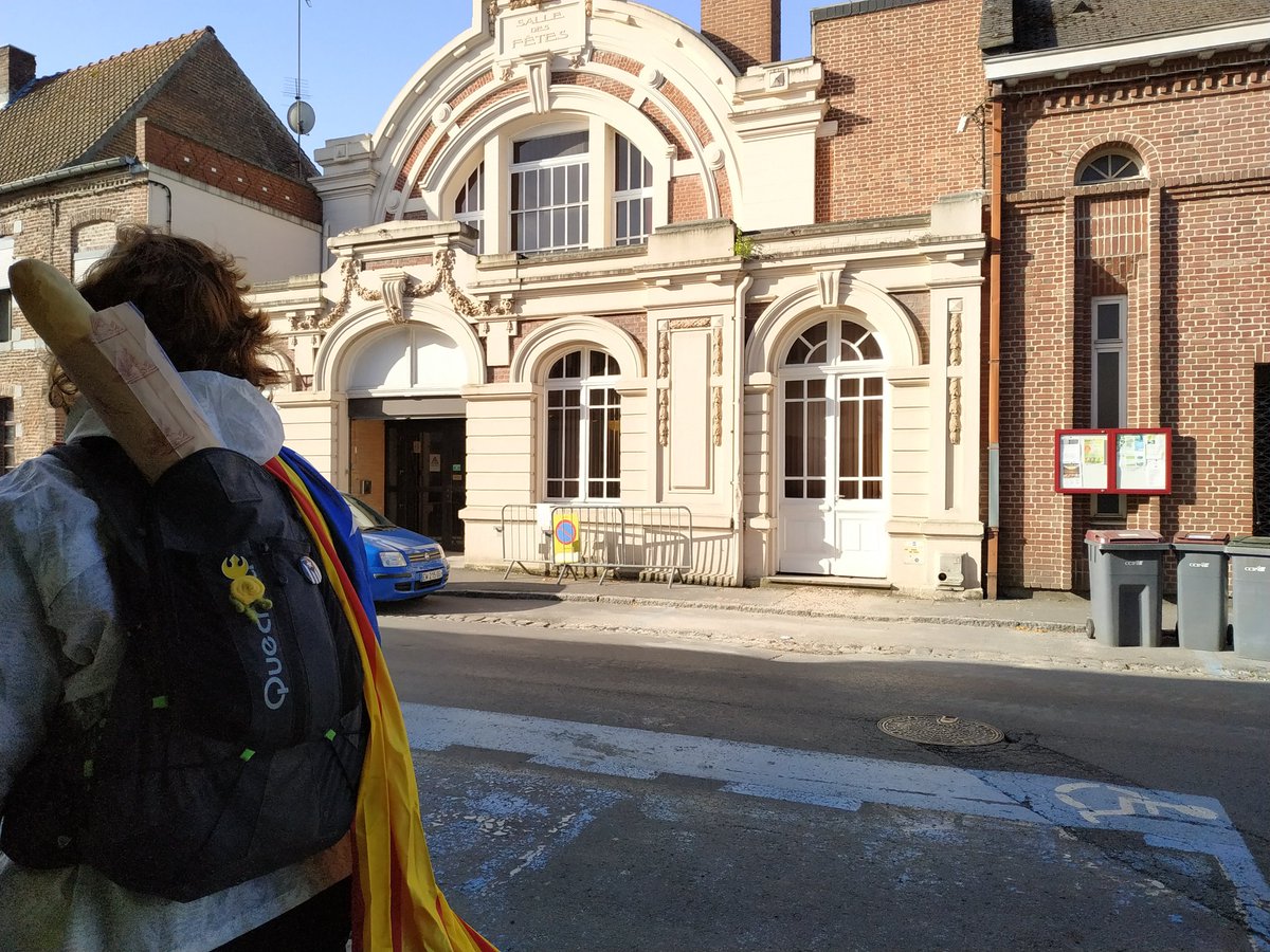 RaiLopezCalvet's tweet photo. Tram 32 #camiAlaRepublica , molt emocionats pels vostres missatges, això s'acaba amics, en 2 dies estem a Waterloo i dissabte a #terresdelebre 😍
No ens cansarem de repetir que ha sigut un honor compartir la crònica amb vosaltres !!!! #FreeTothom https://t.co/Ib2ISr9m6F