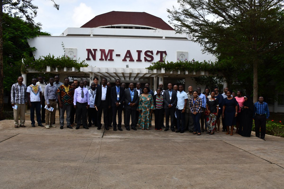 NM_AIST's tweet photo. #Convocation_Day: Heading to the 5th Graduation Ceremony, the Ag. C.E.O of @BRELA_Tz,  Mr. Emmanuel Kakwezi made a wonderful presentation on the role of Intellectual Property on Research &amp; Innovations to the national agenda of Industrialization https://t.co/9B0BoQf4AV
