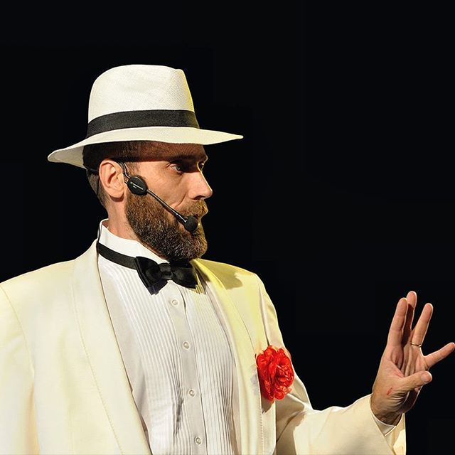 Dal 2 al 19 maggio #marcozadra con L'ULTIMO RECITAL, dedicato a #mamma e #papà. 👉 Info e biglietti: LINK IN BIO. 
#teatrocometa #teatrodellacometa #commedie #spettacoli #roma #romacentro #seguilacometa #teatro #cometa 
Foto di #valeriofaccini bit.ly/2XBUIgk