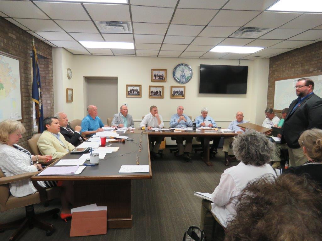 KYTCDistrict7's tweet image. KYTC Officials met with Boyle County Fiscal Court yesterday. Topics discussed included the Bridging KY and Main Street programs for the county.