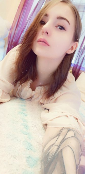 Online now&hearts;️🎉 https://t.co/M87GbBDVYS