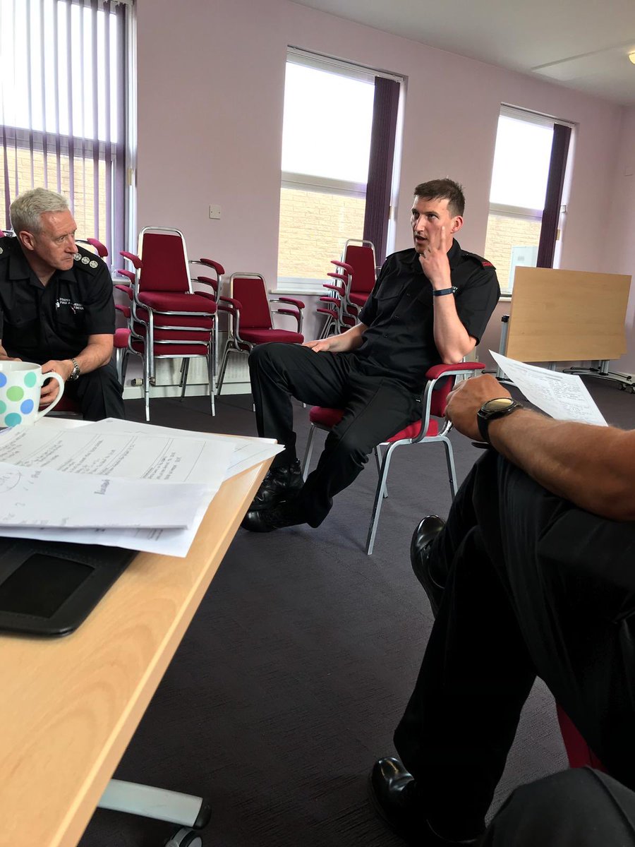 3SFireCIC's tweet image. Time for reflection from this mornings @JsyFire #commandtraining #xvr #reflectivelearning #SROPR