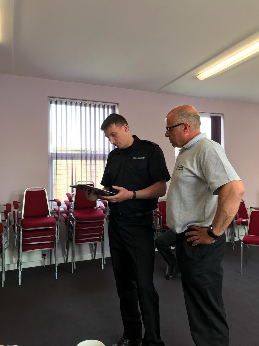 3SFireCIC's tweet image. Time for reflection from this mornings @JsyFire #commandtraining #xvr #reflectivelearning #SROPR