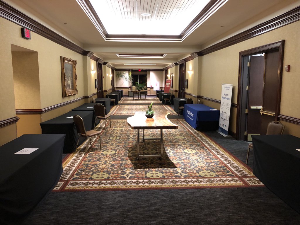 questorz's tweet photo. Calm before the storm. #itht2019 @CADinc Hot Topics conference. https://t.co/Vs84GroxU6