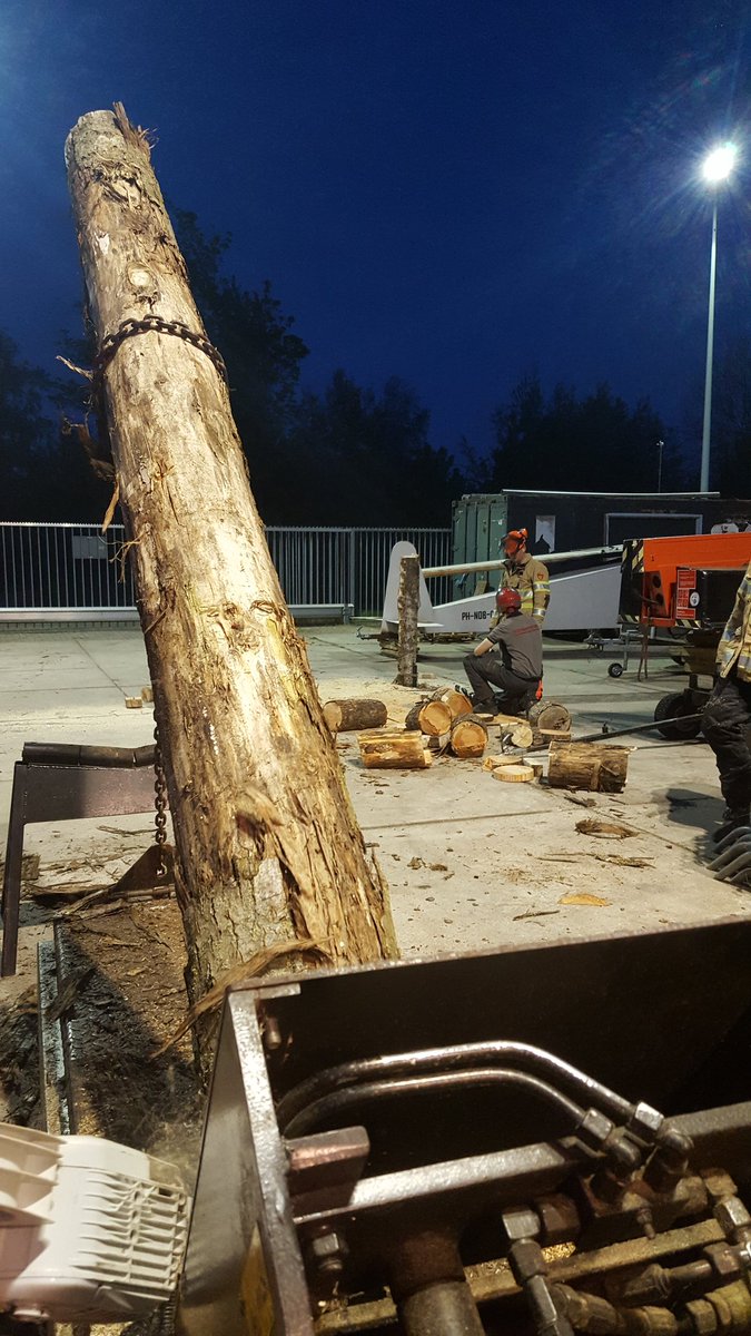 Gisteren weer een oefenavond instructie mogen geven bij de collega's van #brandweer Nederhost den Berg. 👊💪