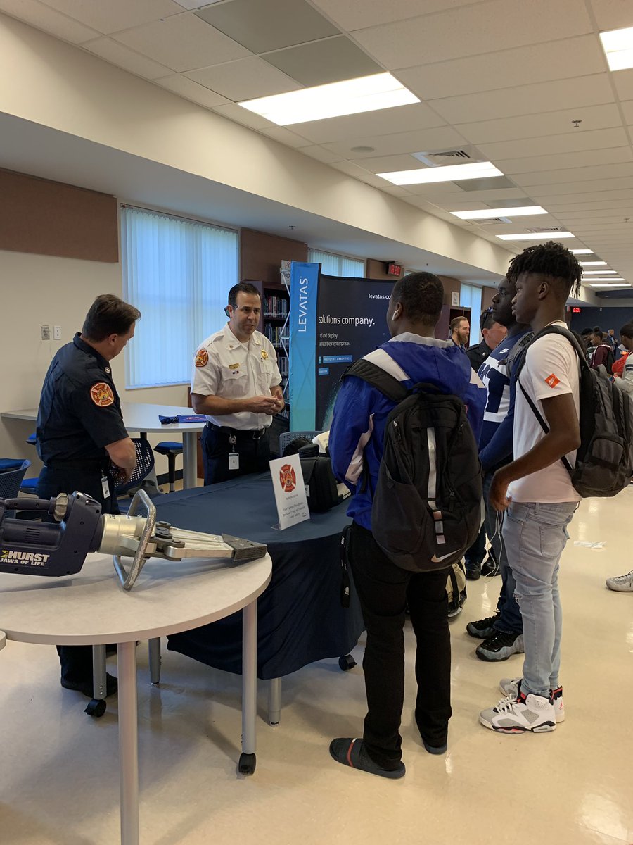 PalmBeachGardensHS tweet media