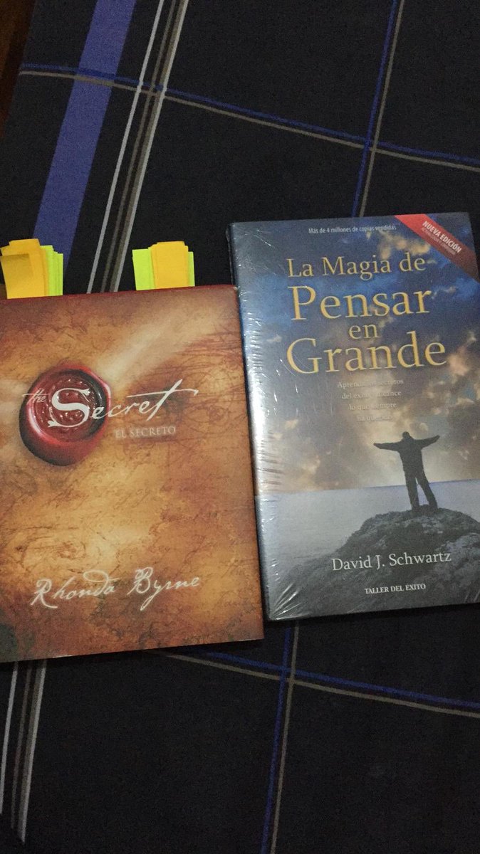 yosoyandyok's tweet photo. Libros que tengo que leer antes de que sea Junio #MetaPersonal #BuenDia #FelizMiercoles #Lamagiadepensarengrande #thesecret https://t.co/GzwjtDFFl7
