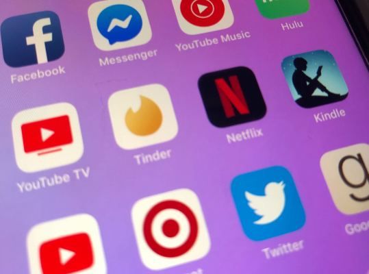 OnsiteWorkshops's tweet photo. Tim Cook wants you to put down your iPhone, and so do we.
And yes, we're ironically telling you via a social media app. 🙈
https://t.co/wKPxew33HO
#digitaldetox #unplug #connectinperson #humansneedhumans #onsiteworkshops https://t.co/3cdS4zEerf