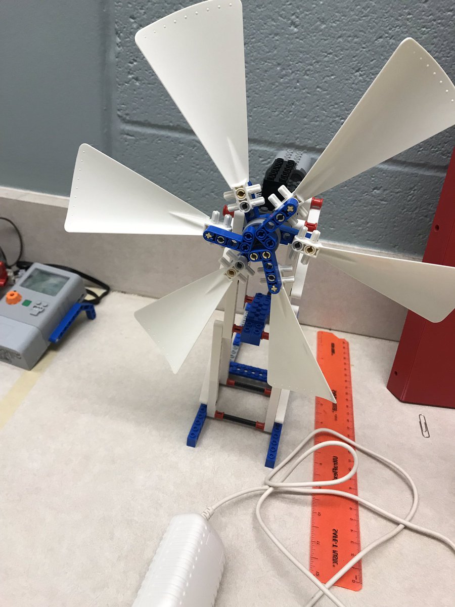 RobynTannehill's tweet photo. Great morning at Oxford Middle School as TVA and Oxford Electric present a $2500 STEM grant to teacher Misty Whitehead for her “Hydroelectric Power Challenge.” #TVA #STEM https://t.co/RbC7diIprS