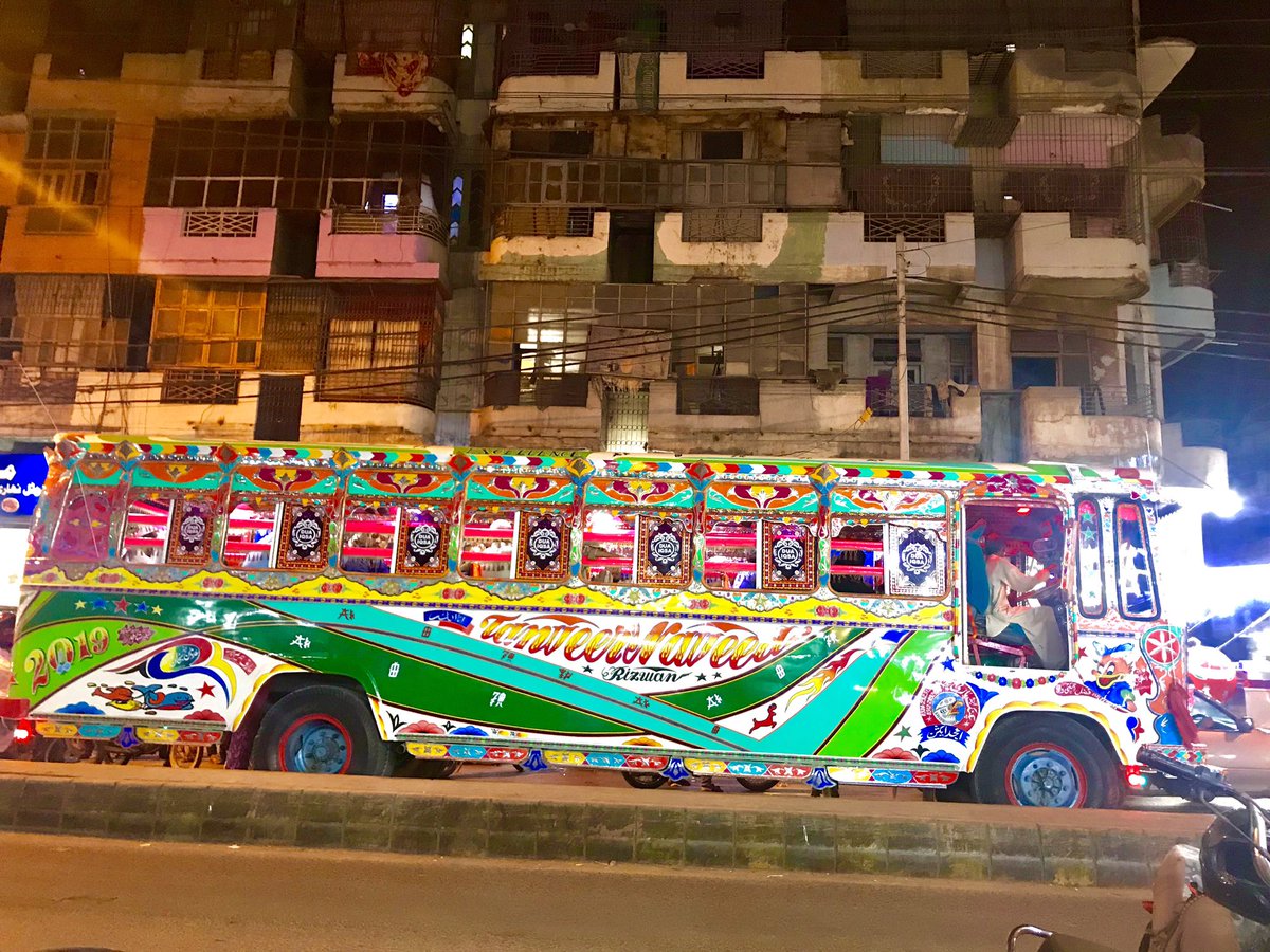 masimansari's tweet photo. #RichTaste of Original, Old & Real #Karachi
#BurnsRoad
#Waheed kay #DhagaKabab, #MalaiBoti
#MatkaQulfi
#FingerFish....and
#MurshadPak (#DoodhPatti) 🙏🏻😋
#OldBuildings
#ApnaKarachi
#KarachiGardi https://t.co/ZycxUDLSby
