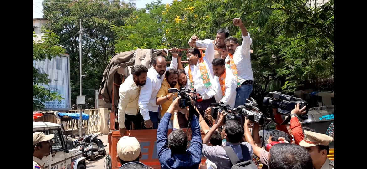 iamgopalvakode's tweet photo. Today did dharna at collector office
To take action,protect and safeguard intermediate students with chowkidar vinay Anna city president
CITY BJYM TEAM
#GopalVakode https://t.co/ekM11Cusri