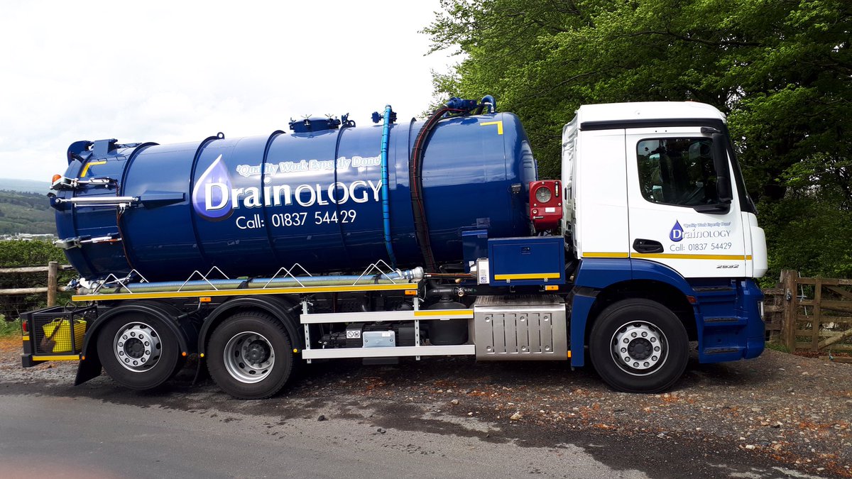 drainology's tweet photo. Our brand-new 3200 gallon stainless steel vacuum tanker is sign written and ready for action.

For all your Septic Tanks, Cesspits, Treatment Plants and Pump Station emptying please get in touch for a quote ☎️ 01837 54429 https://t.co/GiGA6i9L1A
