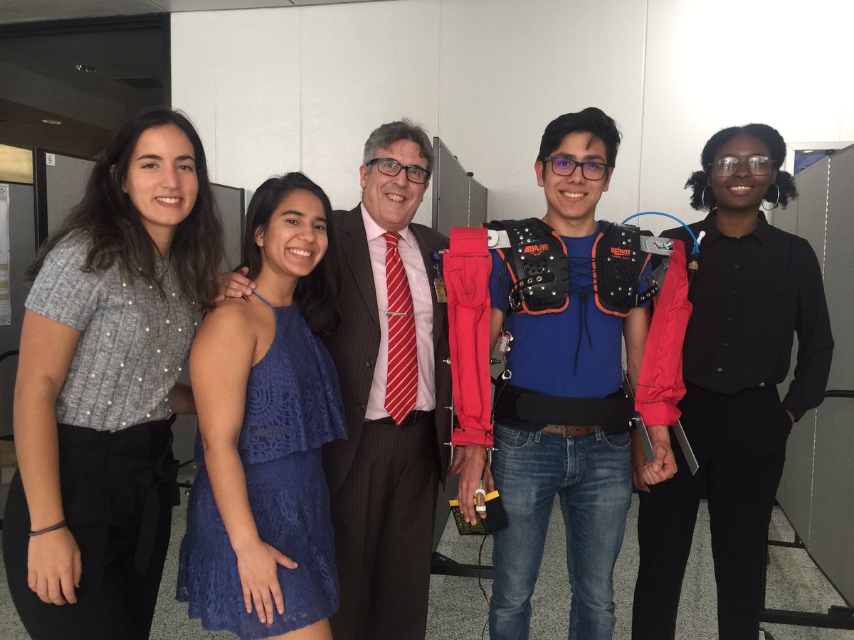 dques2766's tweet photo. Students from my research team, very proud of all of them #stem #mathematics #MathWolfson #BeMDC #mathematica #wolfram #matlab #rstudio #datascience #modeling https://t.co/RbqyNEqlBV