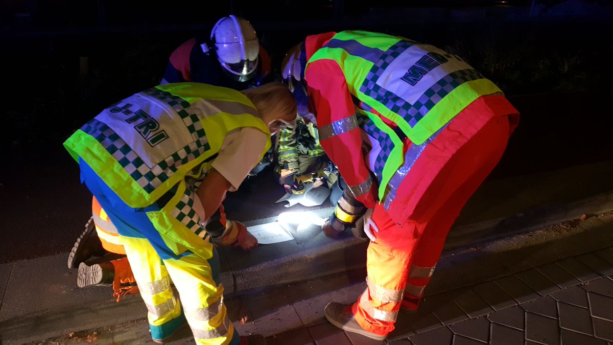 Vanavond houden de hulpdiensten een grote #veiligheidsoefening. In de omgeving van het #Sportpaleis kunnen veel hulpdiensten opgemerkt worden. Het gaat om een fictief incident. We verontschuldigen ons voor eventuele hinder. #OefeningCOMIC