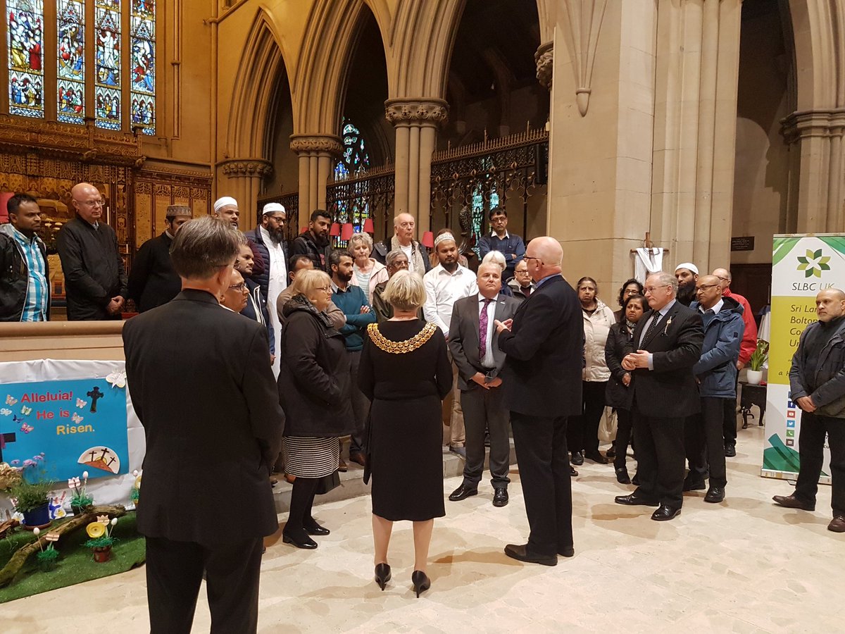 THEBCOM1's tweet photo. A time to reflect and say a prayer in the wonderful surroundings of @StPeterBolton Bolton Parish Church. Christians, Muslims, Hindus, people of other faiths and none remembering those who perished, those who were injured and all affected by the Sri Lankan Bombings. @BreweyChris https://t.co/VTqi0owsRi