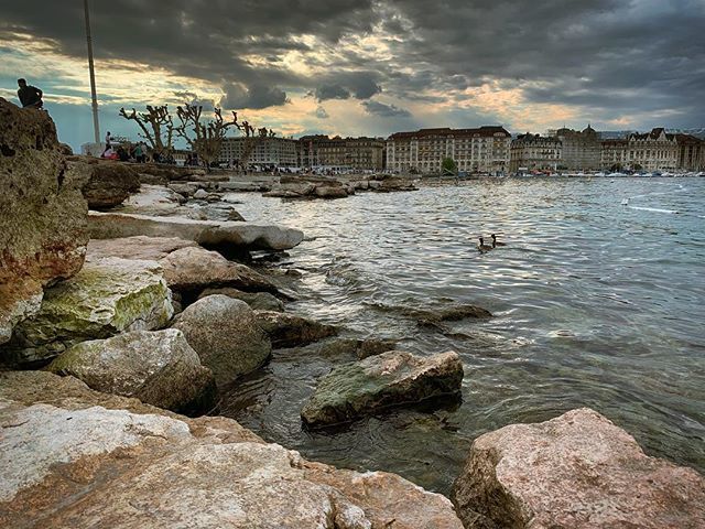 Looking over to the city. #awesome #amazing #beautiful #clouds #cloudporn #explore #iphonexsmax #iphoneonly #iphoneography #lakegeneva #lake #lovingit #nature #naturephotography #picoftheday #photooftheday #phonephotography #sky #skypainters #trip #trave… bit.ly/2XN5Yqv