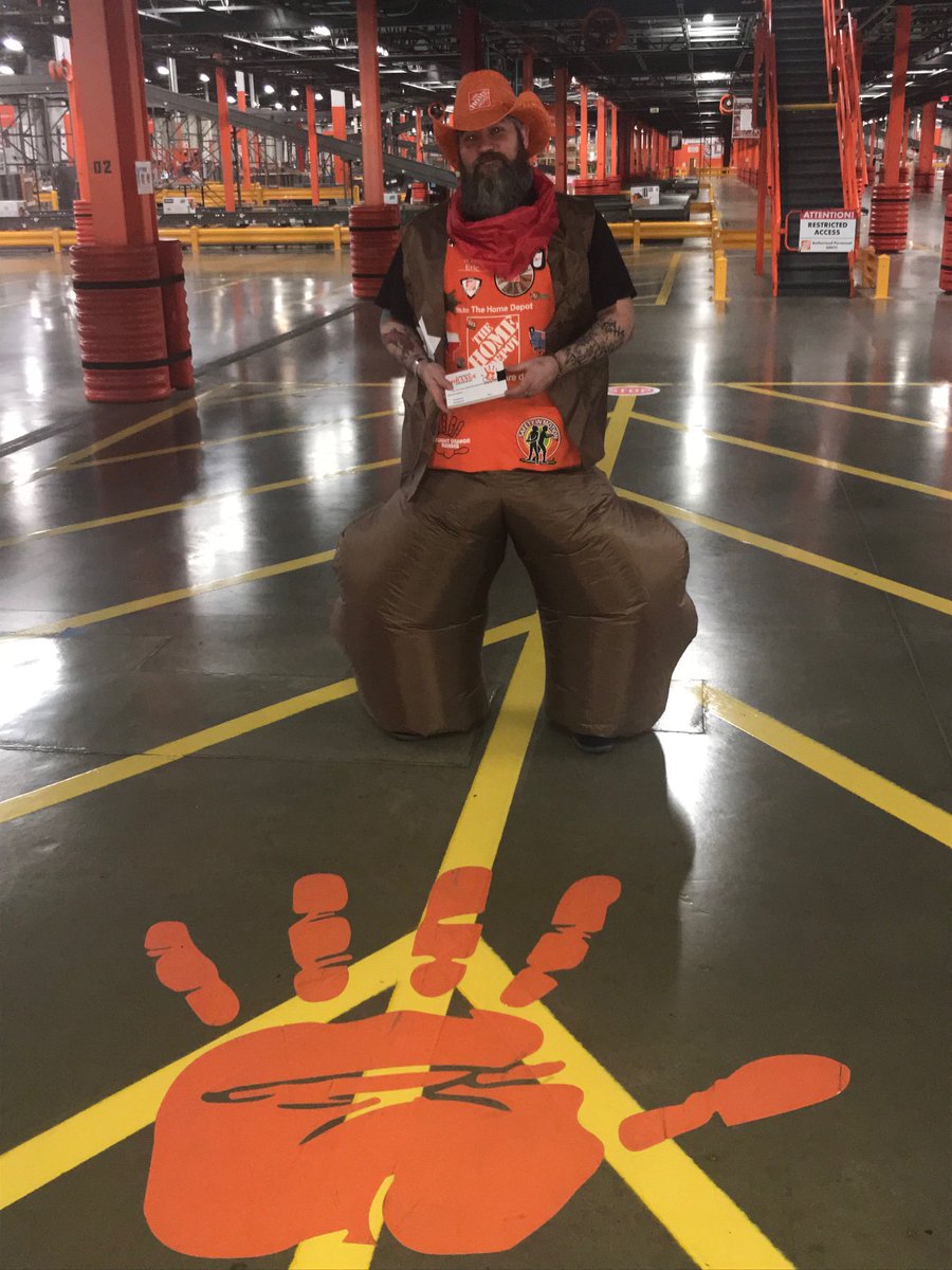 RAPM_Eric's tweet photo. Guess who’s back in town catching more great Associates working Safe!  @Rdc5023 #dallasp.r.i.d.e. #dallascoh #CaughtOrangeHanded https://t.co/jUDgoEIcsq