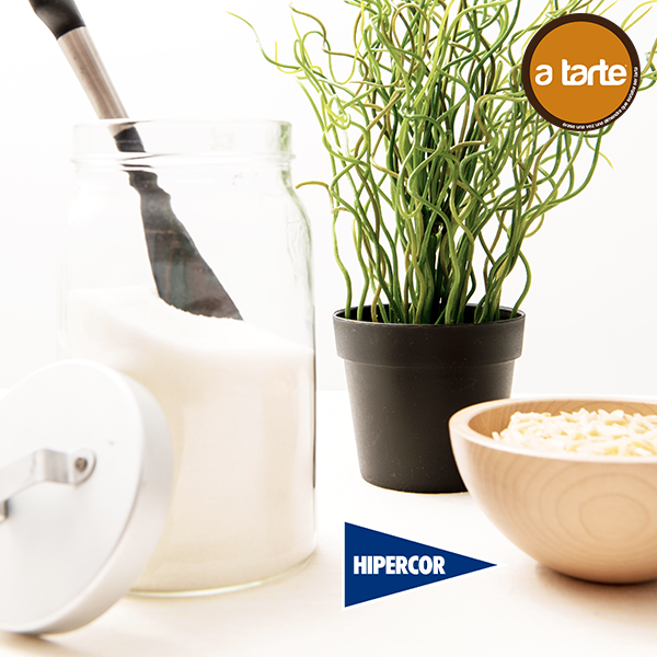 Nuestra A Tarte está hecha con:
♥ Almendra
♥ Tofe
♥ Galleta
♥ ¡Y mucho cariño!
Ve a por la tuya a cualquier Hipercor 🛒.
.
.
. 
#ATarte #Sweet #Cakestagram #CakeLovers #Hipercor #Almendras