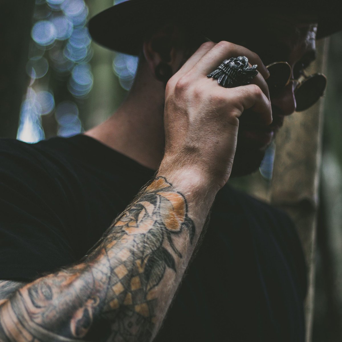 Muchas veces, los tatuajes cuentan con tinta la historia de quienes los llevan. ¿Cuántos tienes ya decorando tu piel? 💪
.
.
.
#SteakBurger #SteakStyle #Carnívoros#LoQueVesEsLoQueHay