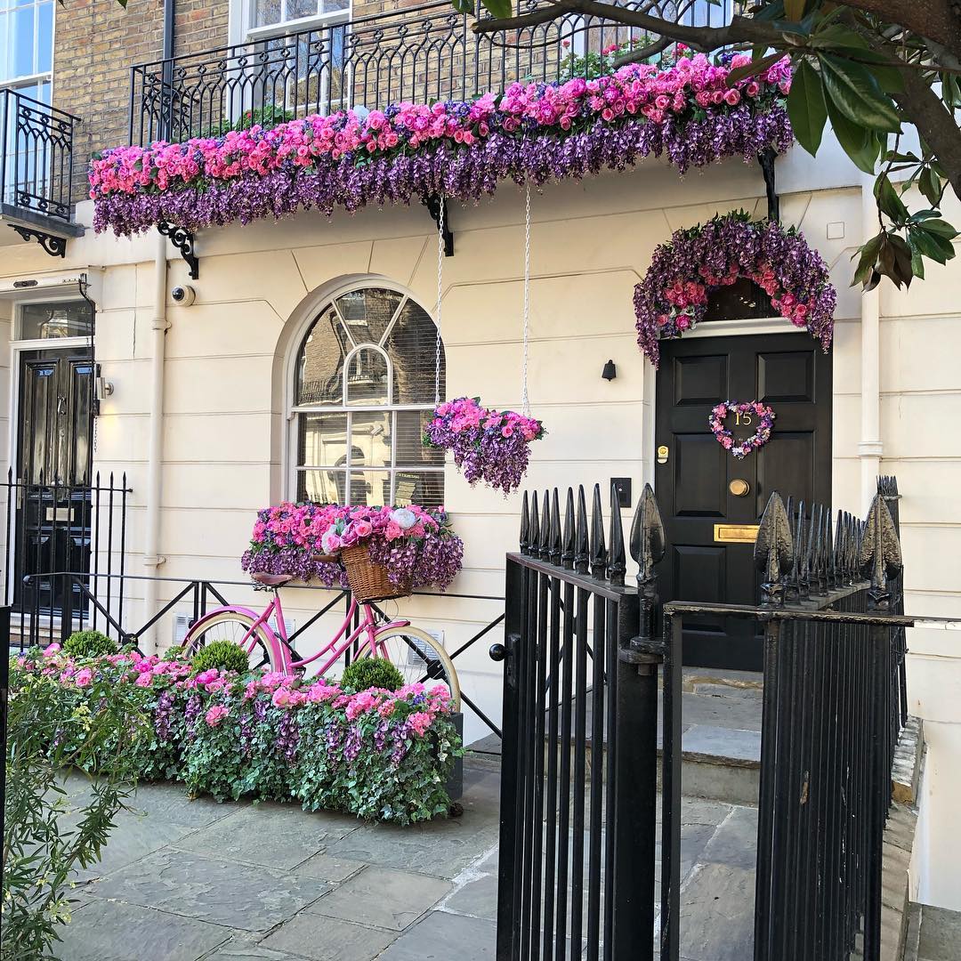 Gorgeous scenes await, just around the corner… #regram merle_oper