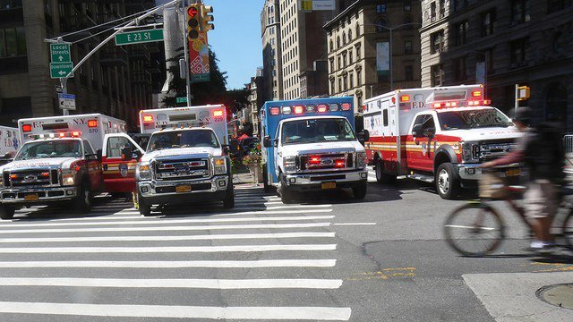 QuietCoalition's tweet image. A new New York City bill would require city ambulances, police cars, and firetrucks to adopt a European two-toned model. The new siren would still be loud, but far less disturbing. thequietcoalition.org/new-nyc-bill-t…