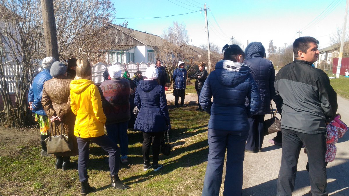24.04.2019 года прошло собрание с жителями в д. Кресты. Присутствовало 36 человек. Обсуждались вопросы: Ремонт а/м дороги по программе "Народный бюджет"; Несогласие с тарифами на вывоз ТКО; вопросы пожарнй безопасности в весенне-летний период; Благоустройство территории.