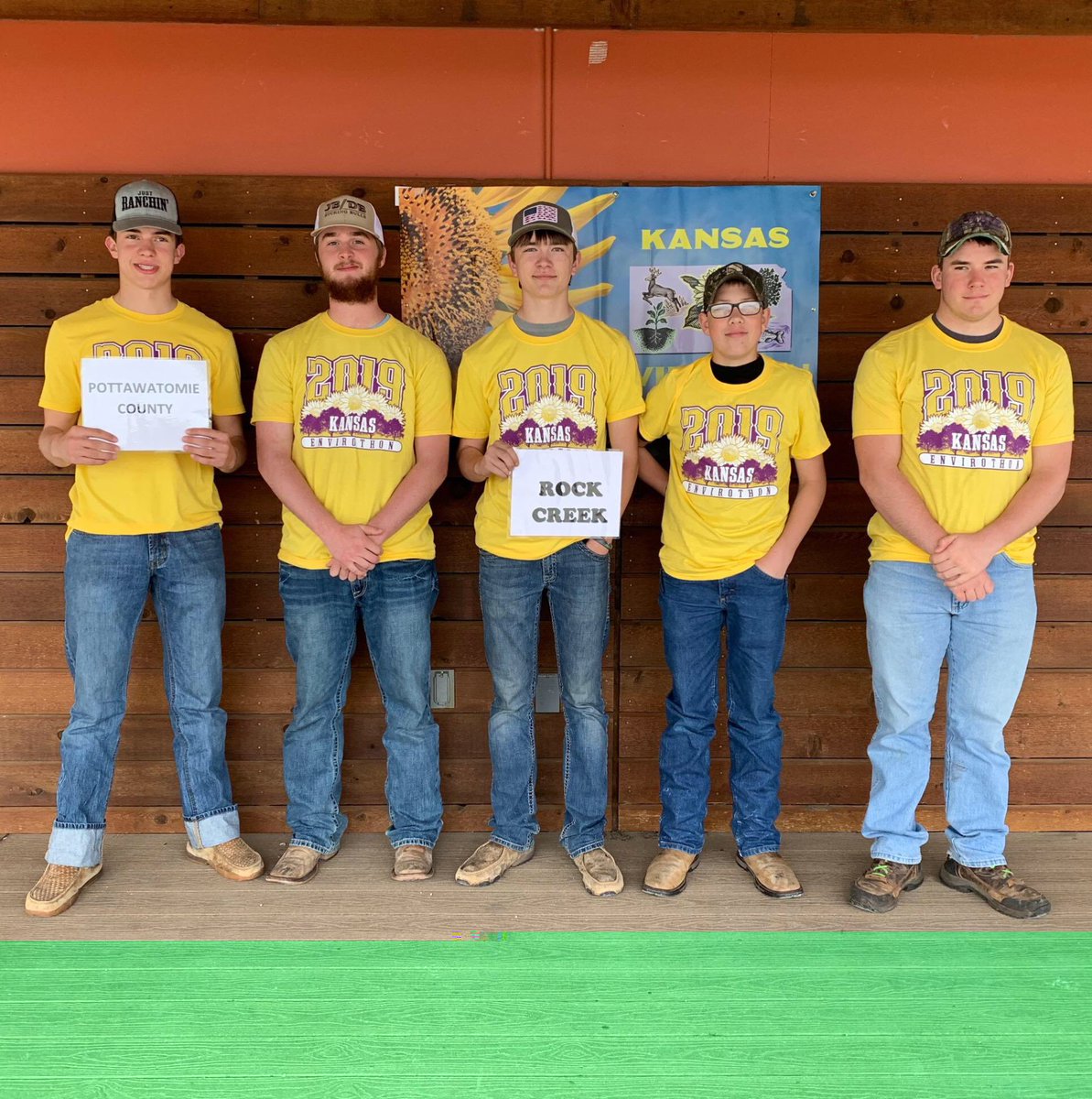 hollidad8's tweet photo. Rock Creek FFA ready to compete at the State Envirothon at Camp Wood near Elmdale. #Rcffa https://t.co/BPLdQ8ady1