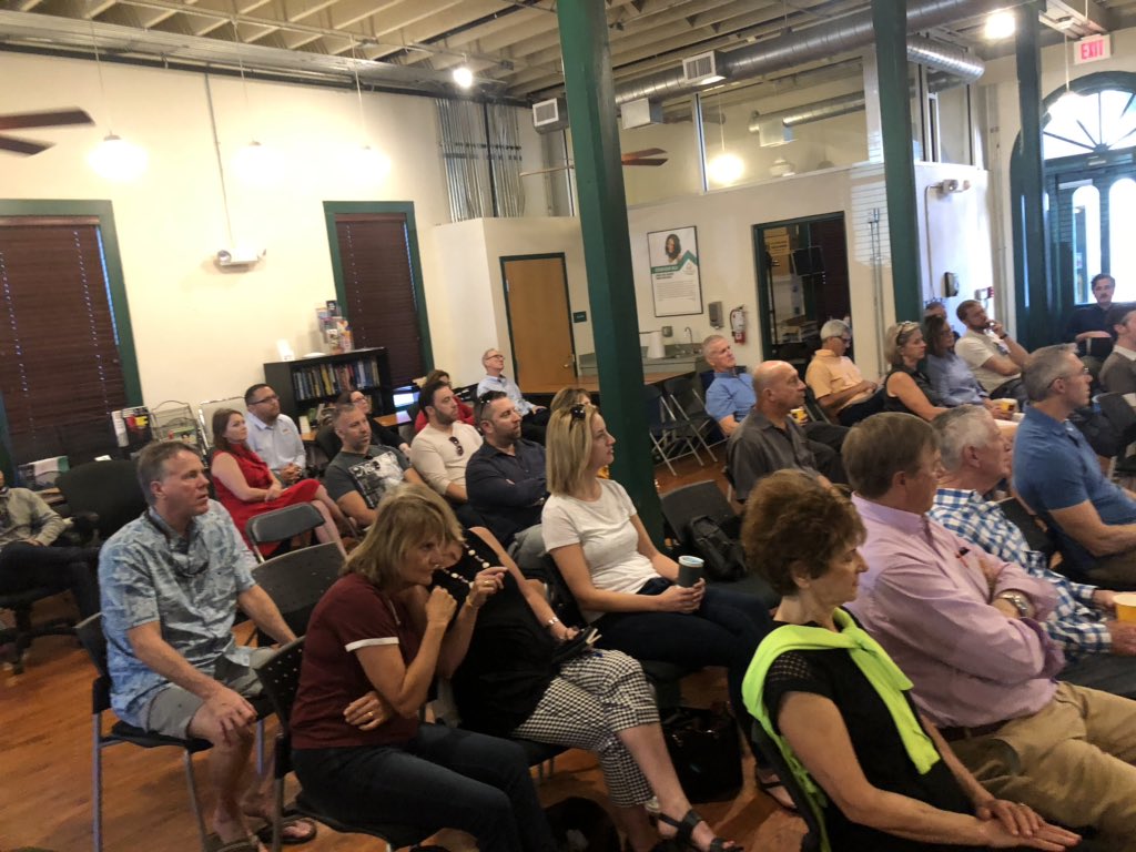 letslunchpool's tweet image. Excellent discussions at @STPGreenhouse with a more intimate crowd than usual! 

Join us here next week as we present our solution to the “Desktop Dining Epidemic”