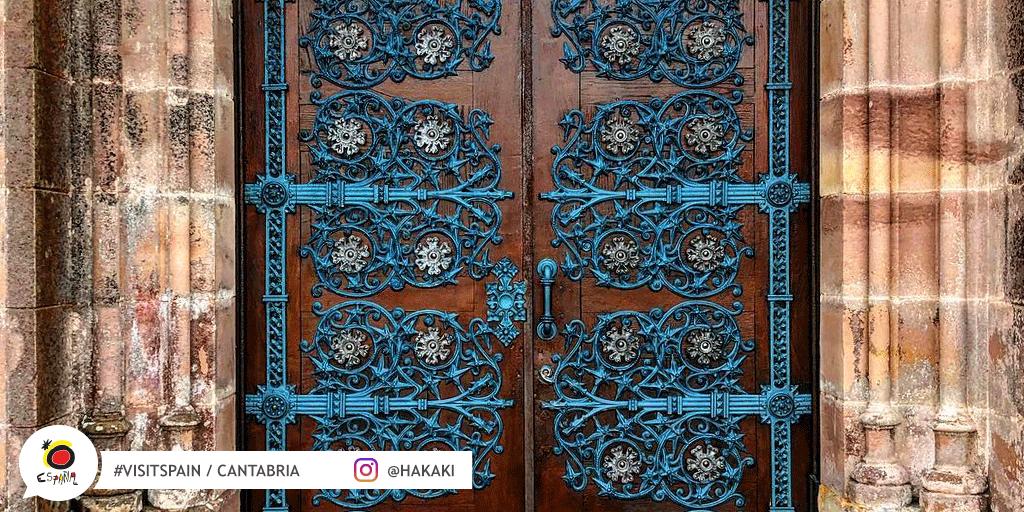 Klop, klop ... Deze deur hoort bij een prachtig paleis in Cantabrië, weet jij de naam? #Spanje #VisitSpain #Cantabria #SpainCulturalHeritage <a href="/cant_infinita/">Cantabria Infinita</a>