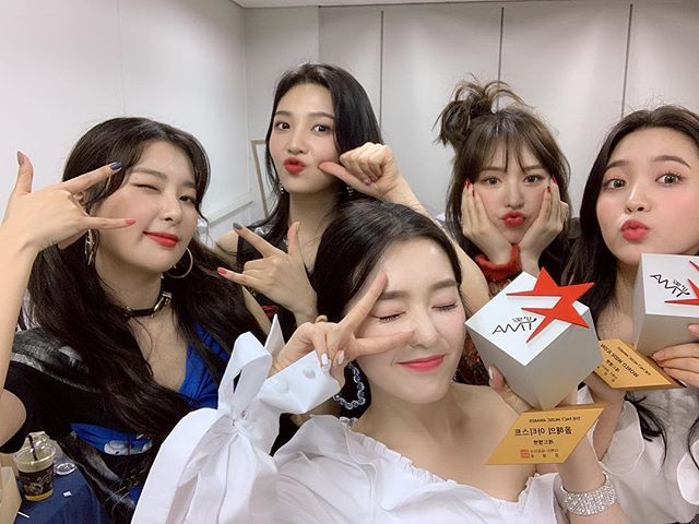 kangsyeul's tweet photo. We'll give you a spoiler: summer 👀 https://t.co/HP7tMflrDd