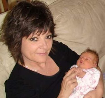 ManneLess's tweet image. Ma petite-fille #Monunique a 10 ans,  aujourd'hui ! #grandmere #fierté 
Je l'aime ma petite Emy devenue grande 😉🎁👌🍭❤🏆🥇⛸
BONNE FÊTE xX bisous