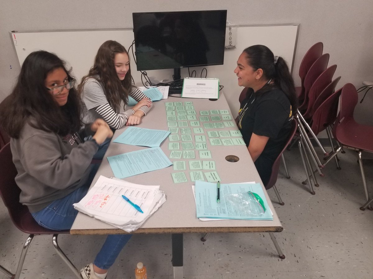 HeatherKlos's tweet photo. Ss working through #RCMSHISTORY STAAR Mission..16 missions you may choose to accept. #KlosHistoryRocks #MakeHistoryRelevant #ReviewThroughActivies #PutInTheWork @RCMSCowboys https://t.co/eN2g88W81s