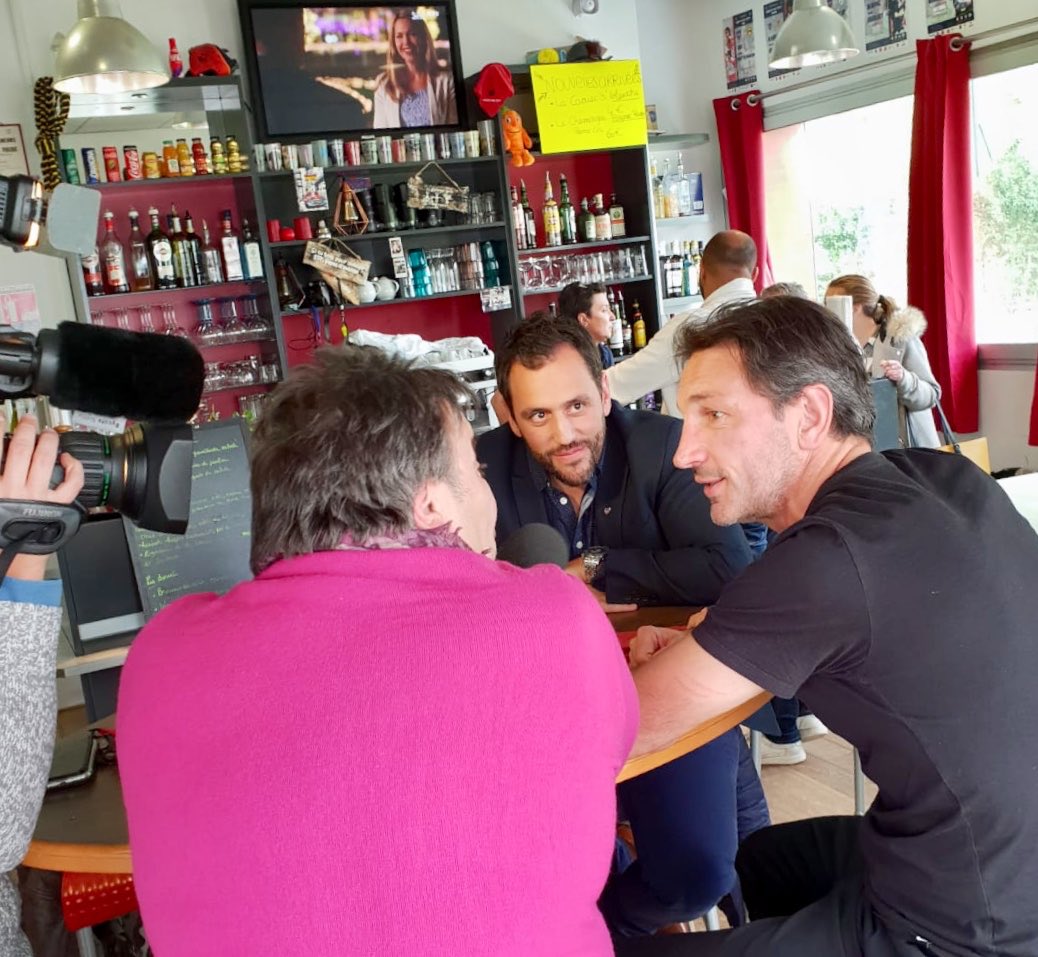 BlagnacRugby's tweet photo. La semaine dernière, c'était tournage de
@RaXVoff avec Michel #Marfaing et @ErickMouget ! Une belle mise en lumière de notre club avant les phases finales💥
📺Diffusion le 28/04 à 8h05
#blagnacrugby #cap2022 #caouecs https://t.co/1Te4HW9mwC