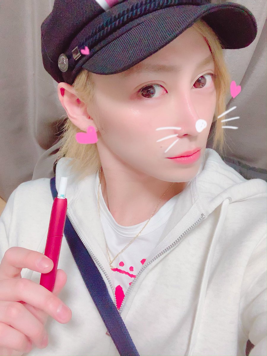 神咲 アトム Hello さてさて出掛けてくるとするか Ee ﾉ W ﾉ 何処に行くのかは内緒で 笑 最近 アニメにハマり中だぁ よ 私の中の癒しだぁ よ そんじゃ 大阪 ミナミ ホスト 美容 整形 神咲アトム アニメ T Co N9dvuovuhe