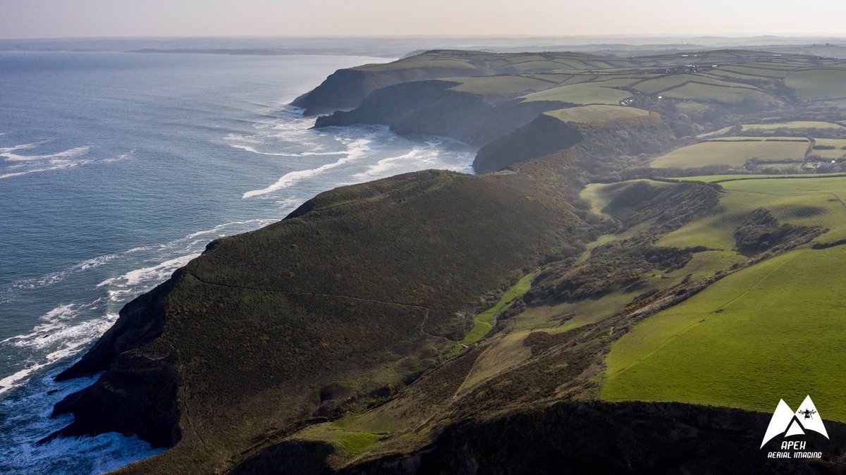 ApexAI's tweet photo. Beautiful #northcornwall #southwestcoastpath #crackingtonhaven #cornwall #surf #dji #djimavic2pro  #dronephotography #aerialphotography #hasselblad https://t.co/v9l1nG1nXh