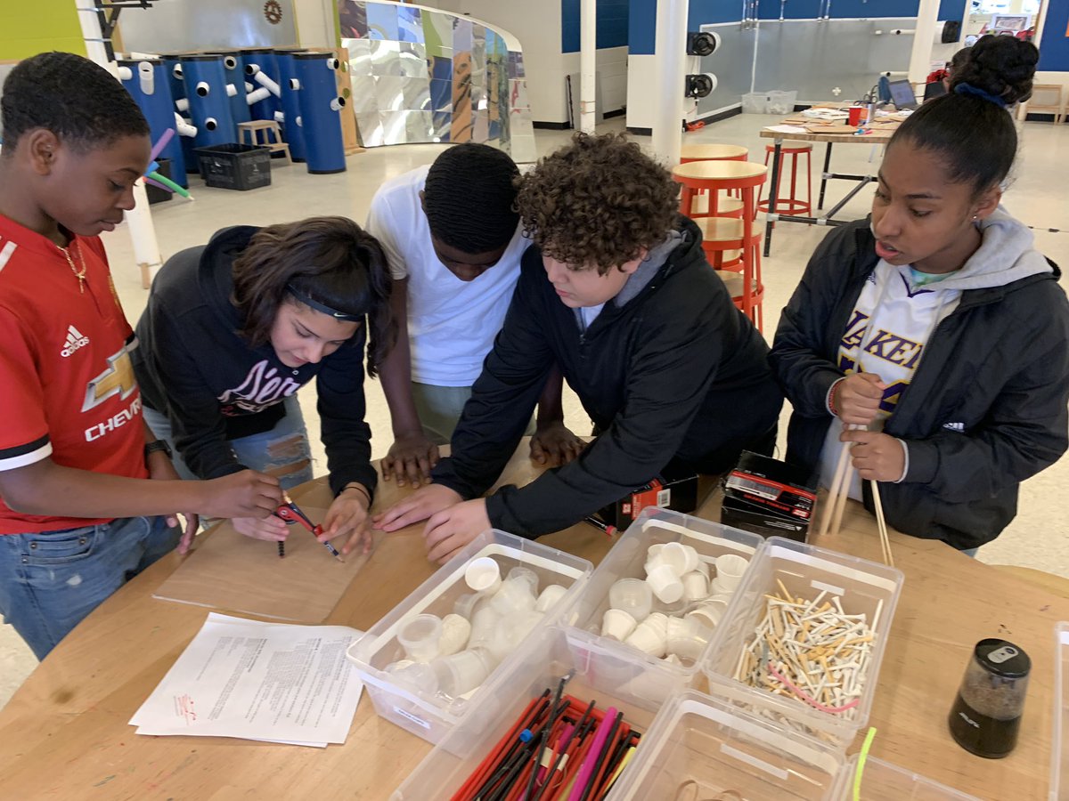 TeachCSPhanatic's tweet photo. Last visit to @KIDMuseumMD to brainstorm, plan, design, &amp; build our inventions. Love their collaboration, self-motivation, &amp; ingenuity. #InventFutureChallenge #TeamWorkMakesDreamWork #proudteacher @RCMSPrincipal @rcmscentercoor1 @MCPS https://t.co/0cv8BfEi0E