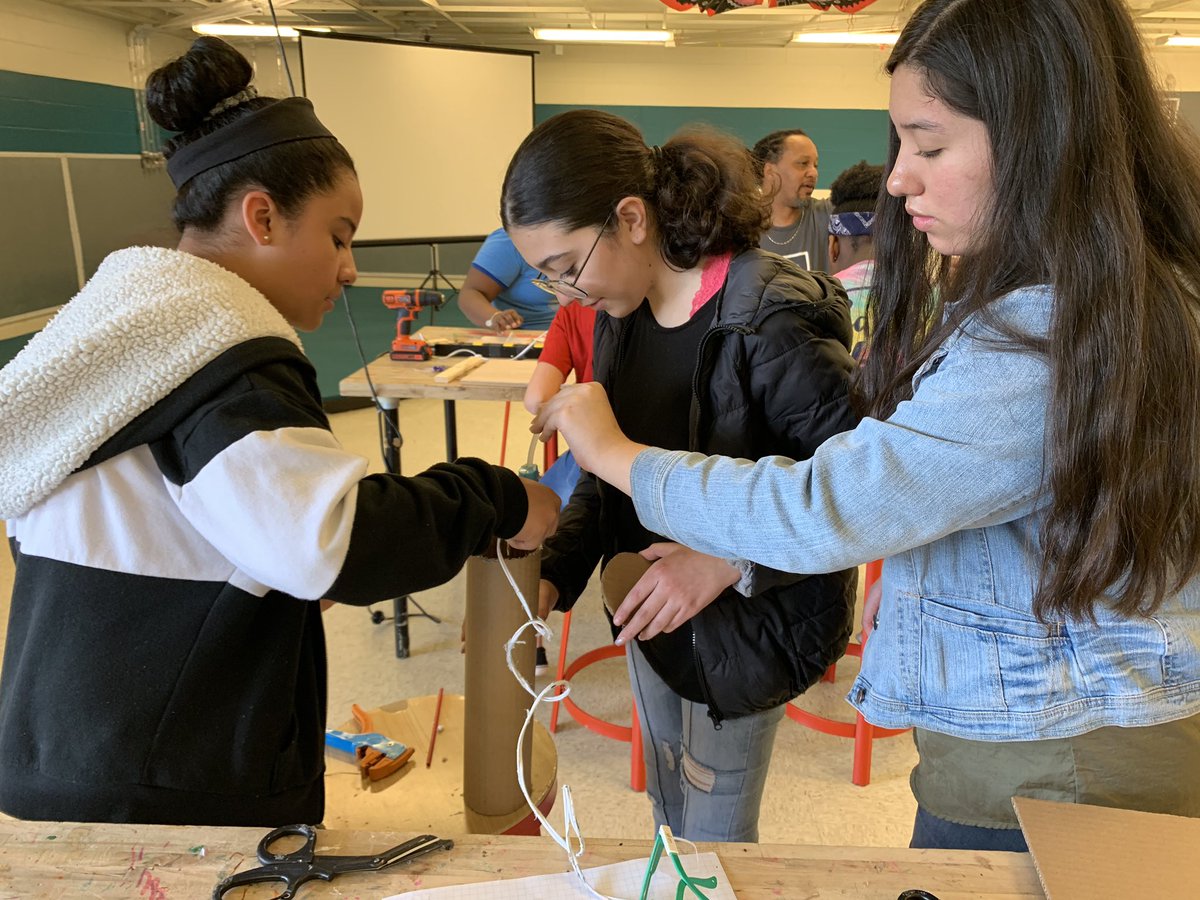 TeachCSPhanatic's tweet photo. Last visit to @KIDMuseumMD to brainstorm, plan, design, &amp; build our inventions. Love their collaboration, self-motivation, &amp; ingenuity. #InventFutureChallenge #TeamWorkMakesDreamWork #proudteacher @RCMSPrincipal @rcmscentercoor1 @MCPS https://t.co/0cv8BfEi0E