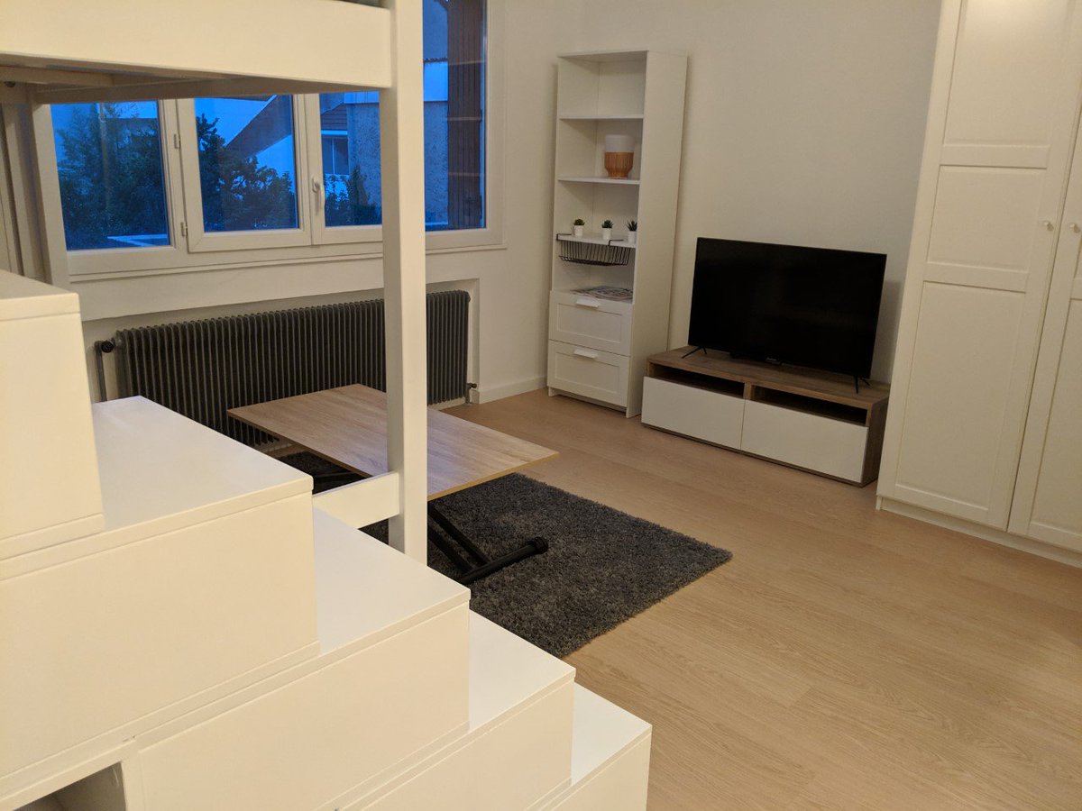 Abcmeubles's tweet image. Merci à notre Client pour cette sublime photo 😍 Vous pouvez y voir notre #mezzanine Sylvia avec #escalier cube en finition Blanc (120x200).
Petit coin canapé installé sous la mezzanine, on s'y poserait bien💪
▶️bit.ly/2kzVwlp
#photoClient #abcmeubles #MadeinFrance #bois