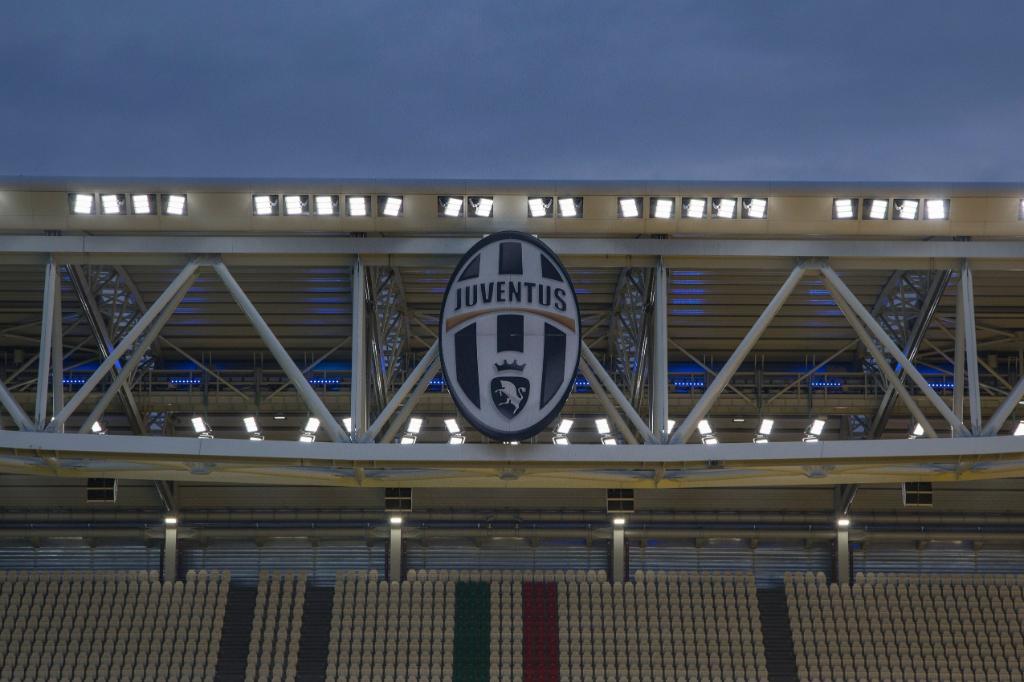 SignifyCompany's tweet photo. #Proud to have illuminated the Allianz Stadium in Turin which drew the biggest crowd in Italy for a womenโs football match. @juventusfcen squared off against @acffiorentina in front of 39,000 fans #InteractSports #thingschanging #JuventusWomen https://t.co/w6XQ9pc3SN https://t.co/48Z2UM6gjL