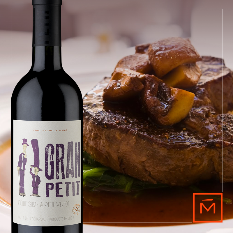 El Gran Petit es un pequeño gigante, recibe su nombre gracias a su elaboración con uvas audaces y poderosas. Posee un sabor marcadamente frutal gracias a una limitada presencia en la madera, que lo hace perfecto para acompañar carnes rojas.
#EspírituPionero #Pioneering Spirit