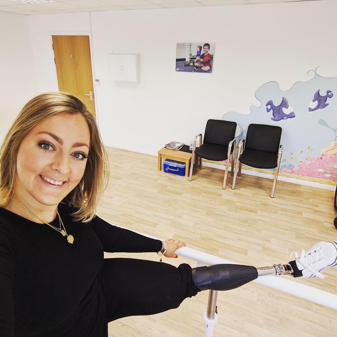 Great article about our wonderful patient Josephine @BonesPostive in the <a href="/MailOnline/">Mail Online</a> #StriveForBetter ow.ly/SqF330owkak